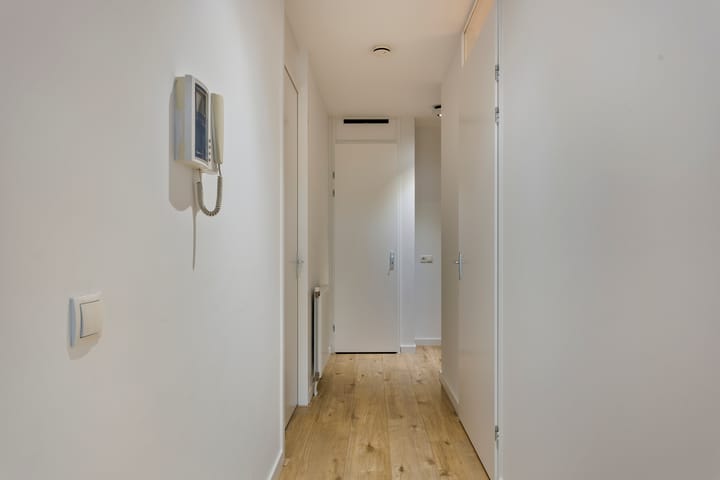 Photo 16 of Sint Laurentiusstraat 19