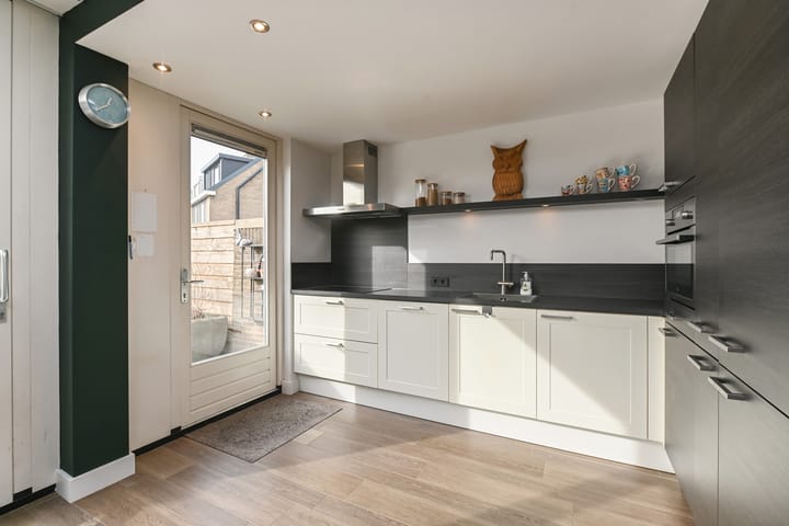 Foto 15 van Leliestraat 20