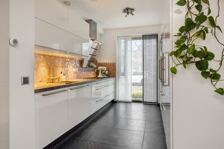 Foto 12 van Donkervoortseloop 28