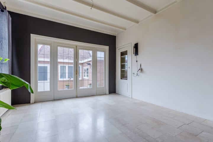 Foto 12 van Parallelweg 80