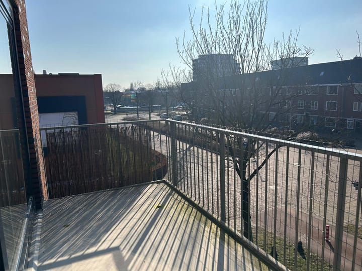 Photo 5 of Antillenstraat 2-11