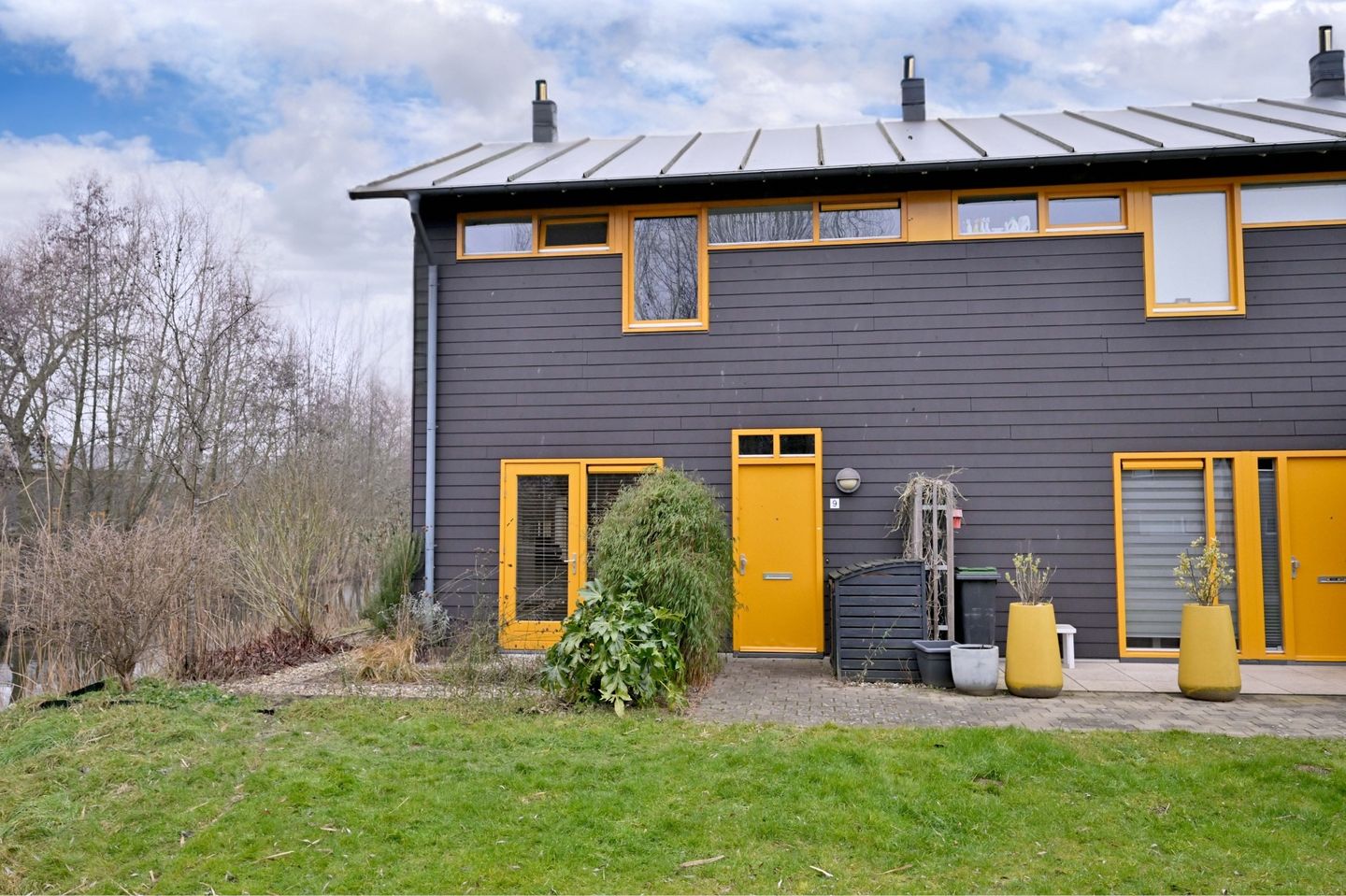 Photo 4 of Vincent van Goghstraat 9