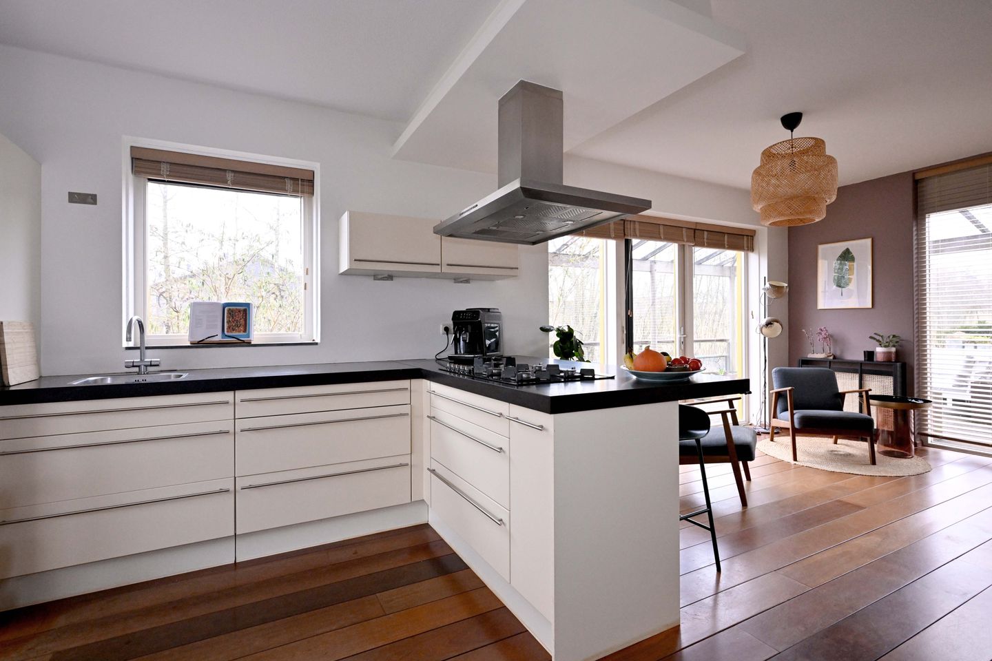 Photo 10 of Vincent van Goghstraat 9