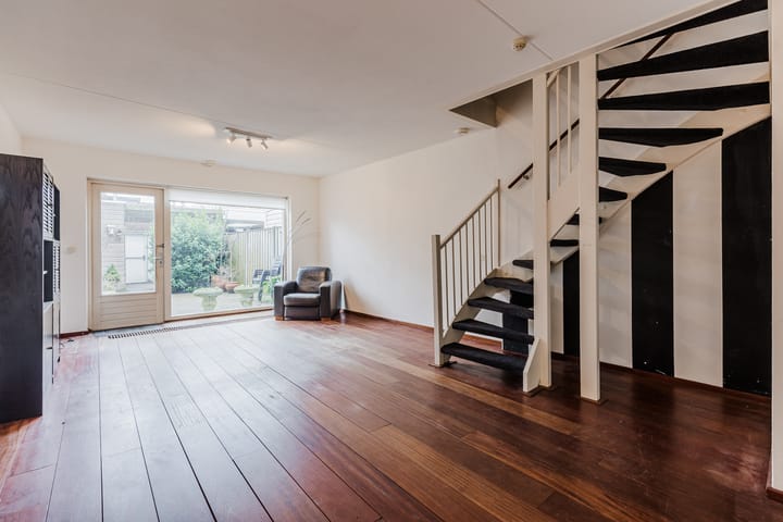 Foto 2 van Stoomlederplein 5