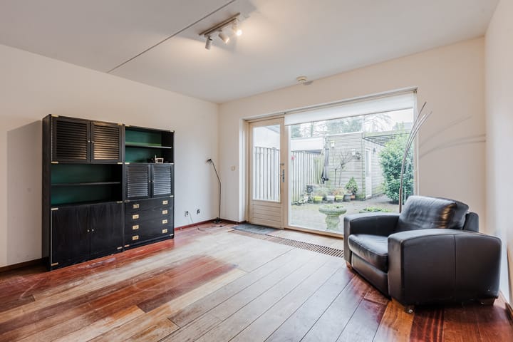 Foto 6 van Stoomlederplein 5