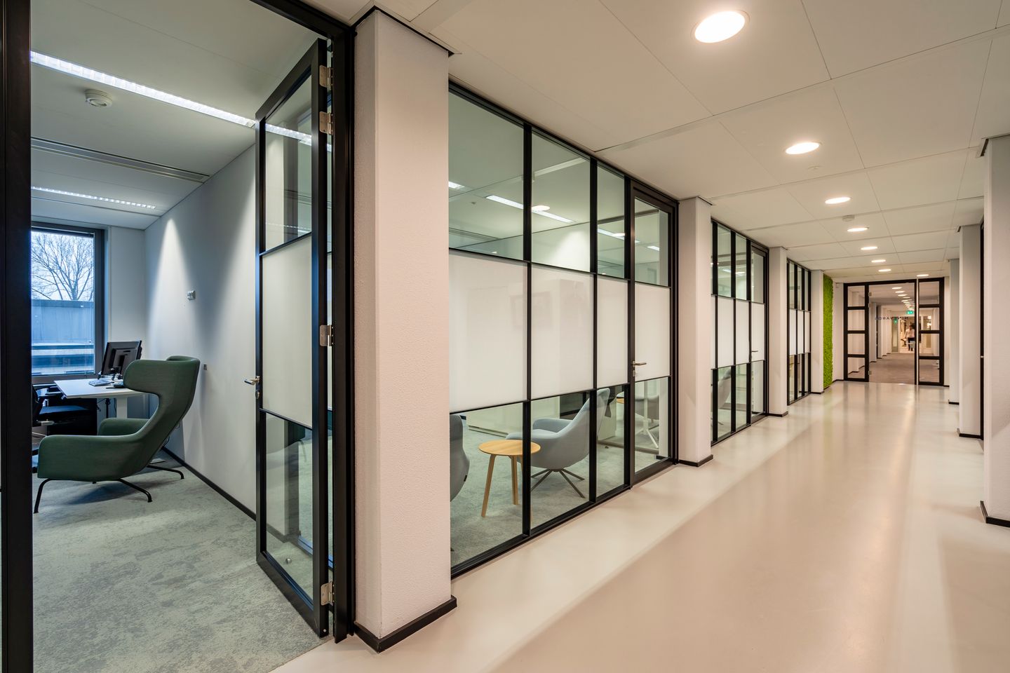 Bekijk foto 4 van De Boelelaan 7