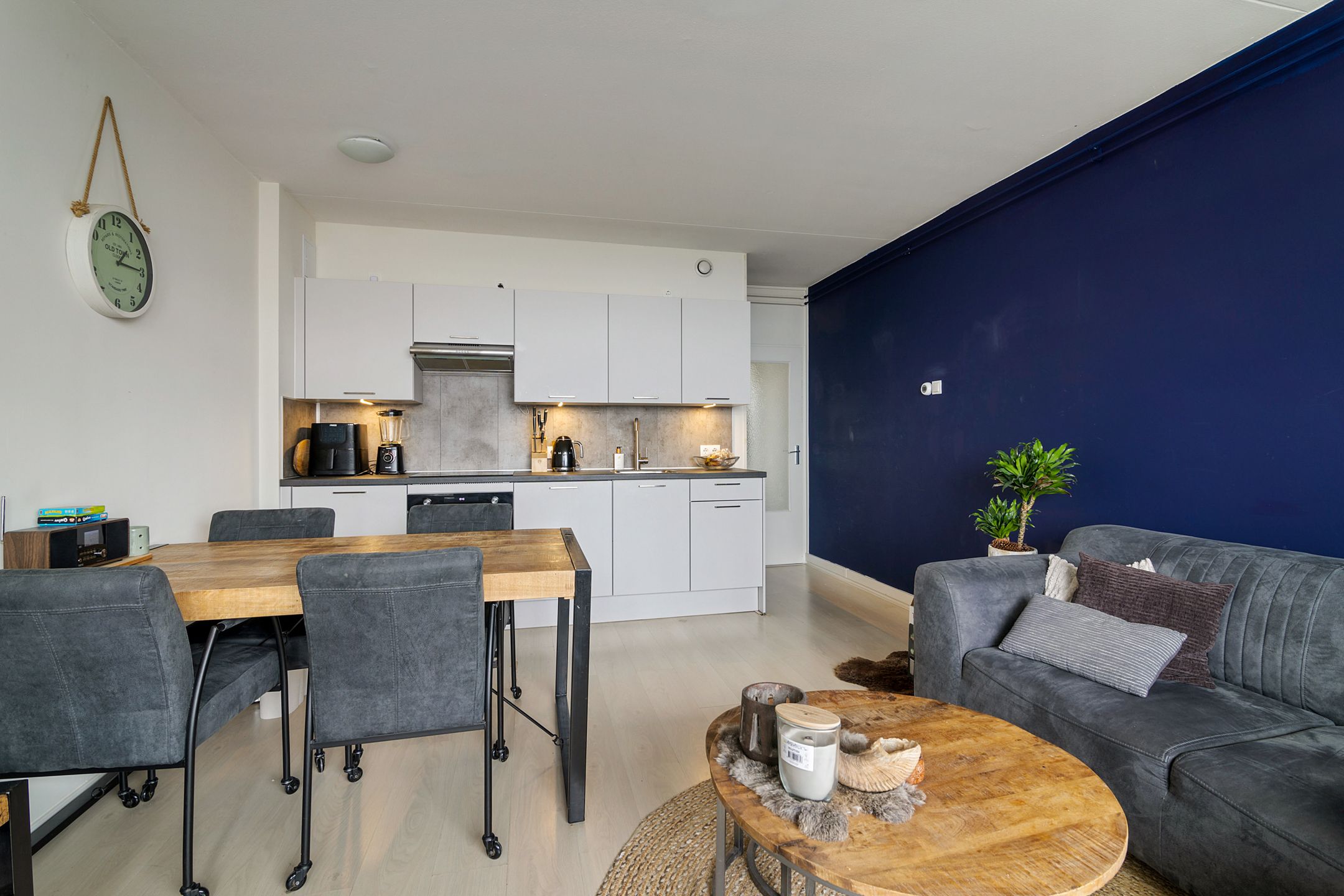 Foto 3 van Tjaarda 402