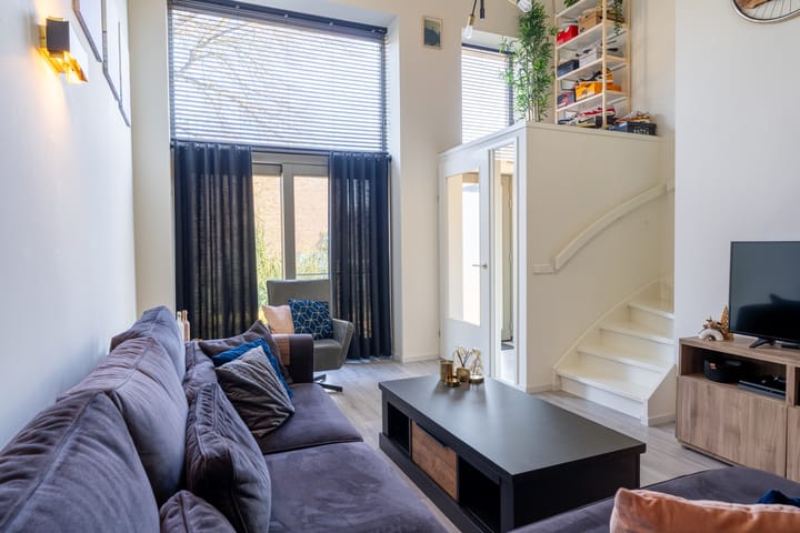 Photo 8 of Van Neercasselstraat 3-A