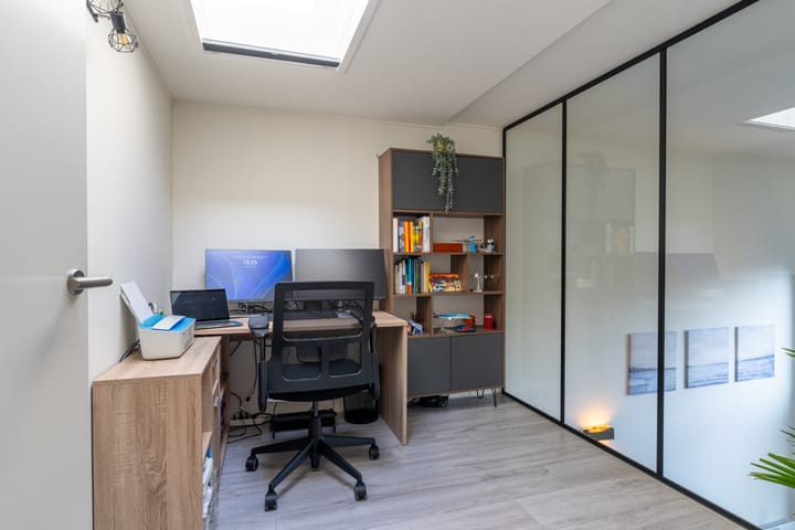 Photo 17 of Van Neercasselstraat 3-A