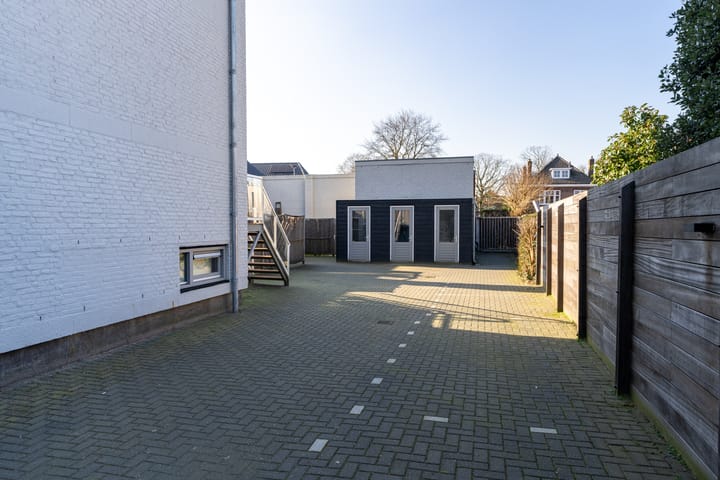 Photo 19 of Van Neercasselstraat 3-A