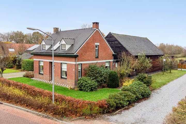 Photo 4 of Rozenbloemstraat 61