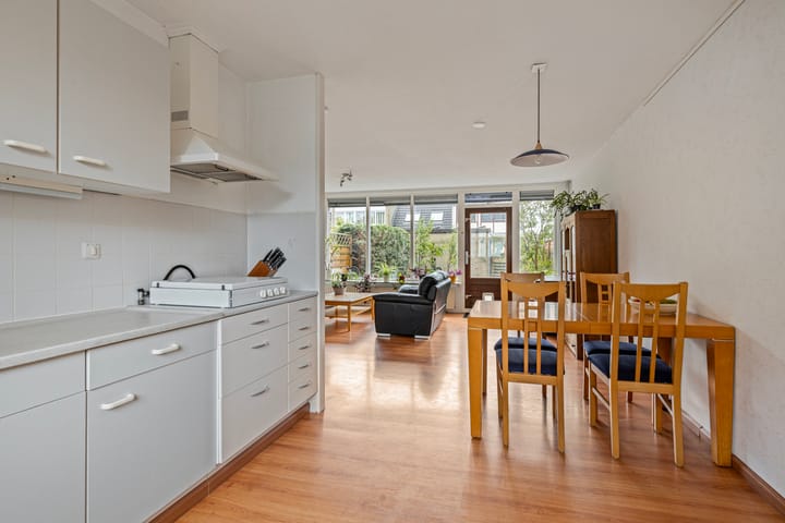 Foto 12 van Pieter Basstraat 10