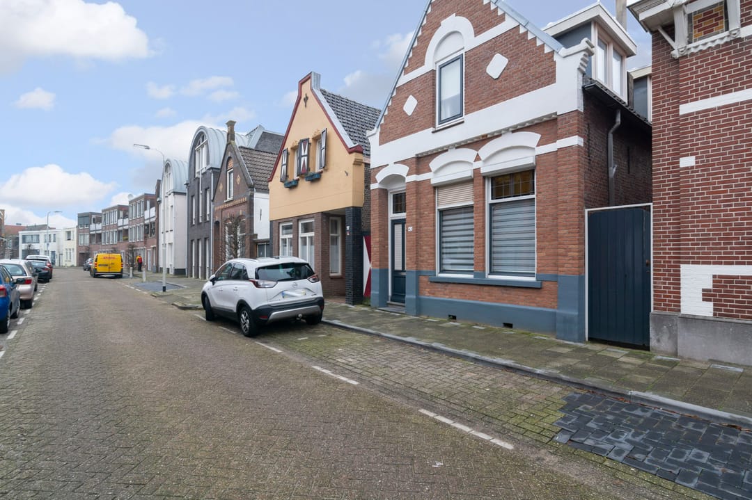 Foto 43 van Damstraat 42