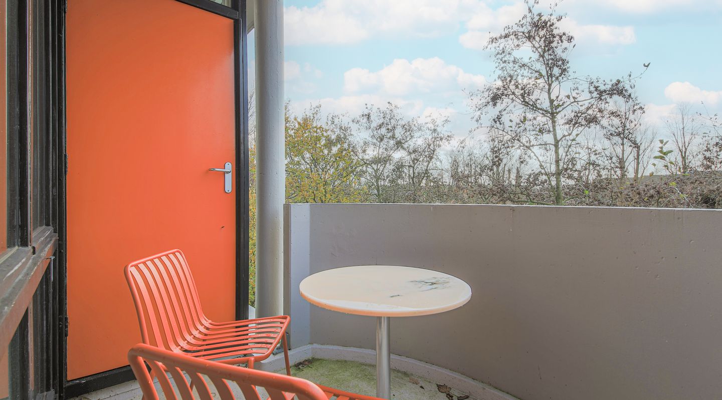 Photo 10 of Bovenover 77