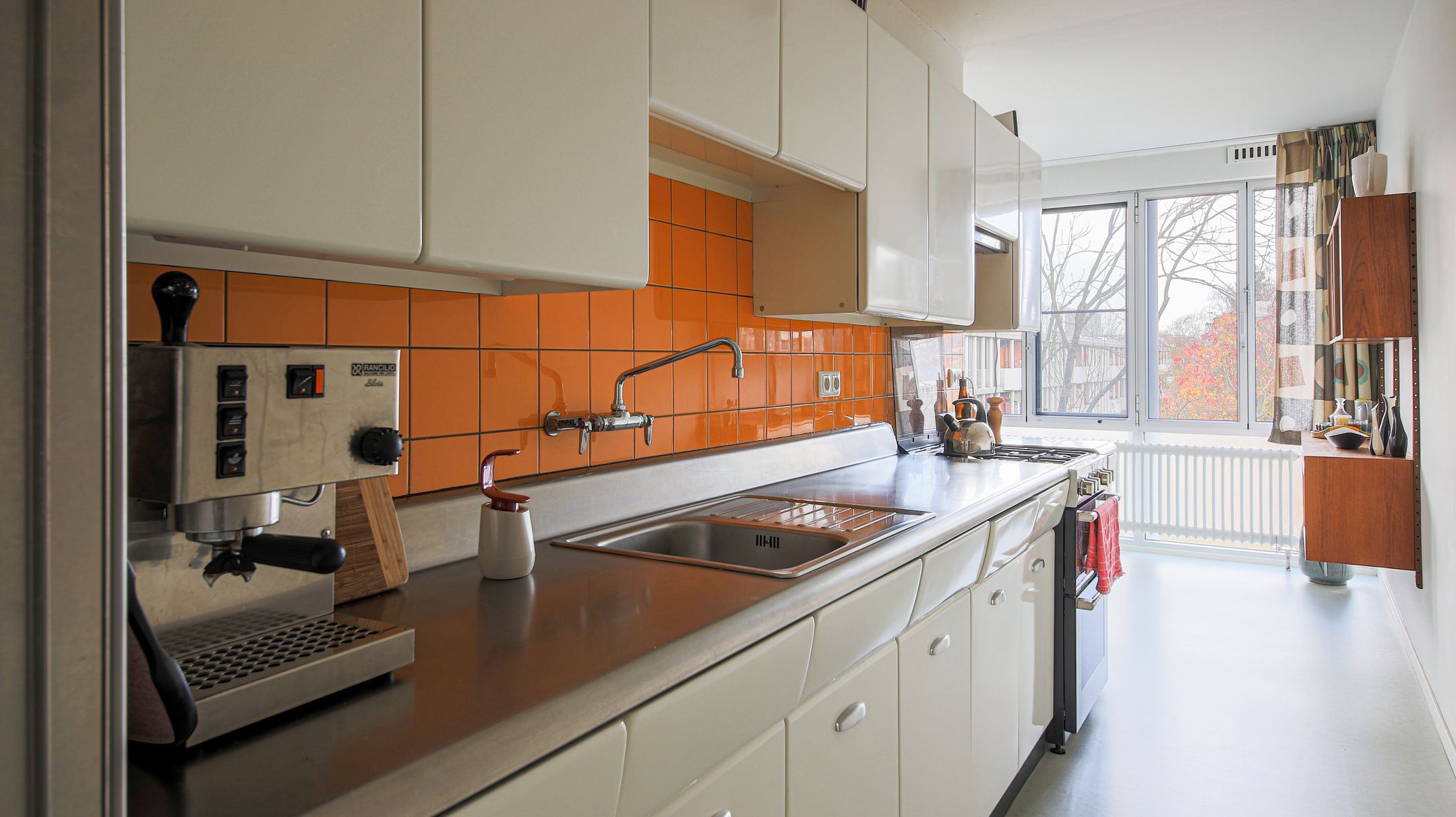 Photo 12 of Bovenover 77