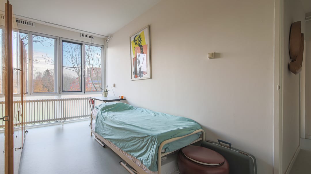 Photo 23 of Bovenover 77