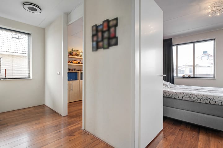 Photo 27 of Jan Benjaminsstraat 30