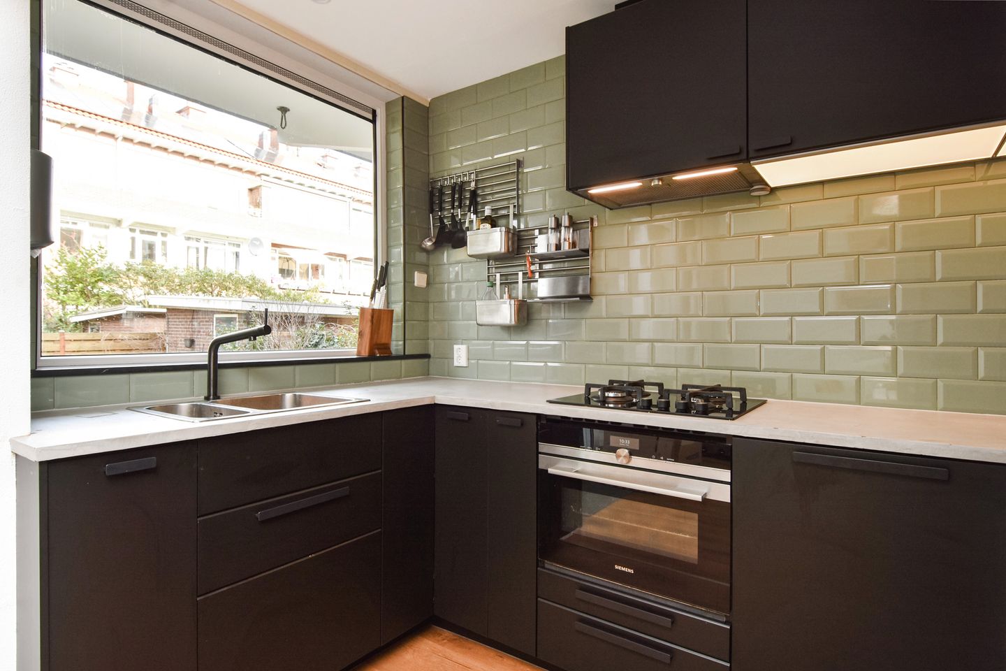 Foto 29 van Adama van Scheltemastraat 25