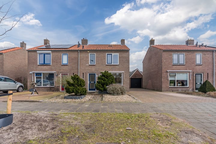 Foto 2 van Burg.van der Grondenstraat 22