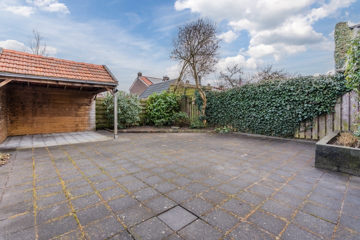 Foto 40 van Burg.van der Grondenstraat 22