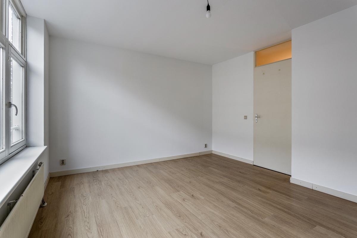 Photo 12 of Vosmaerstraat 20-A