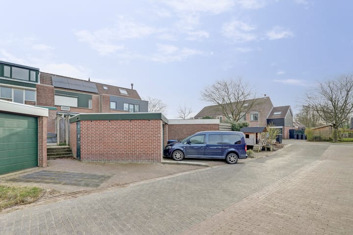 Photo 36 of Hoogewei 57