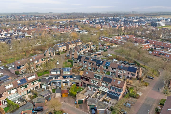 Photo 44 of Hoogewei 57