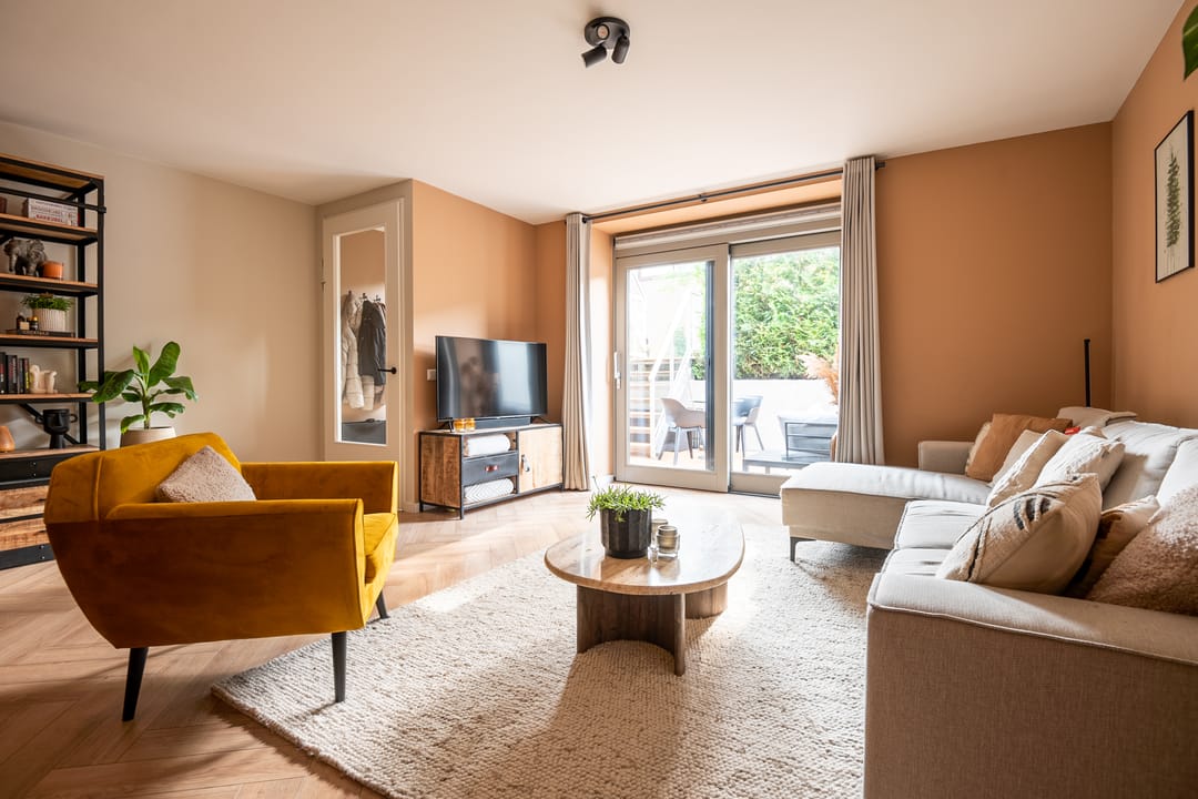 Photo 2 of Van Neercasselstraat 1-A