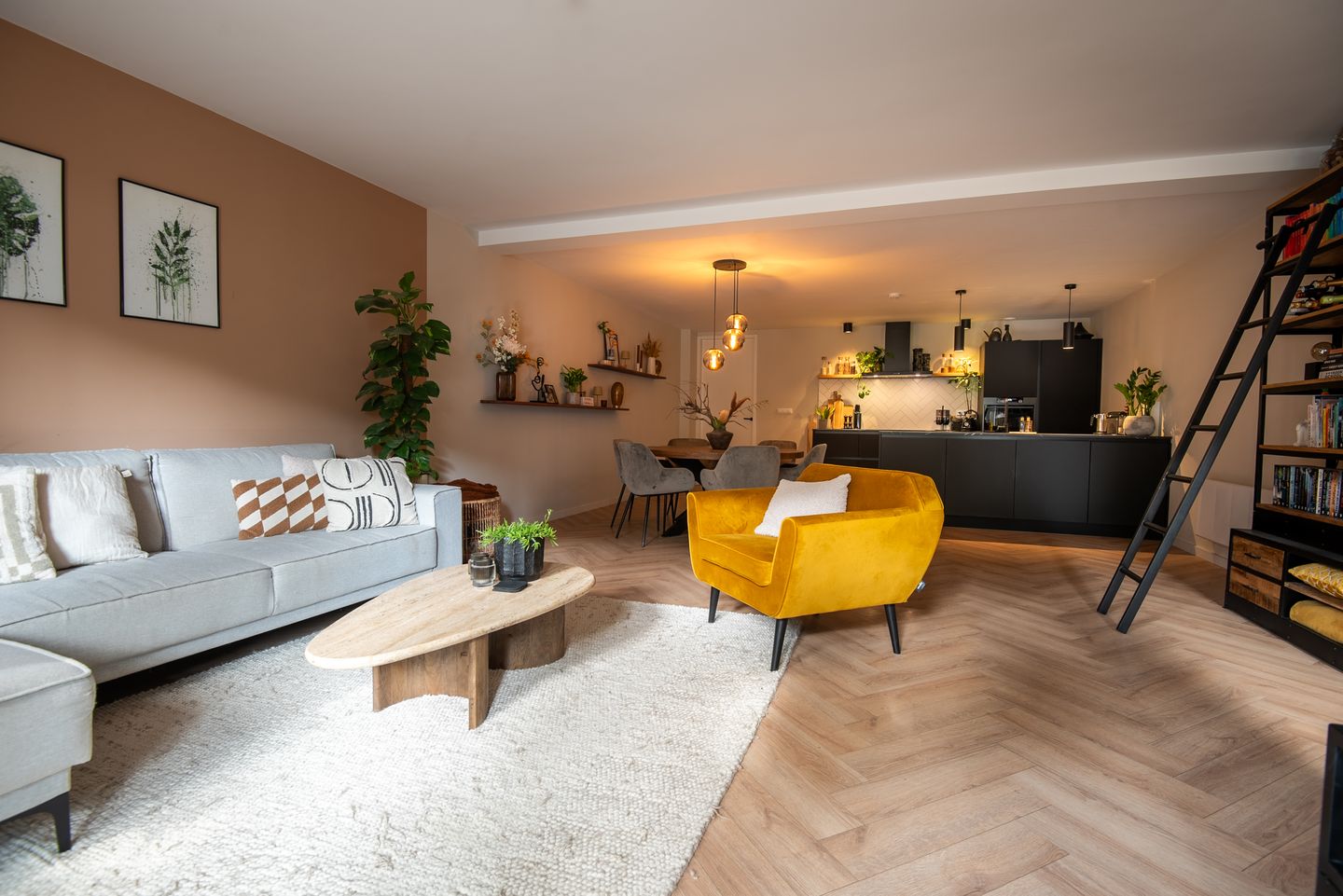 Photo 4 of Van Neercasselstraat 1-A