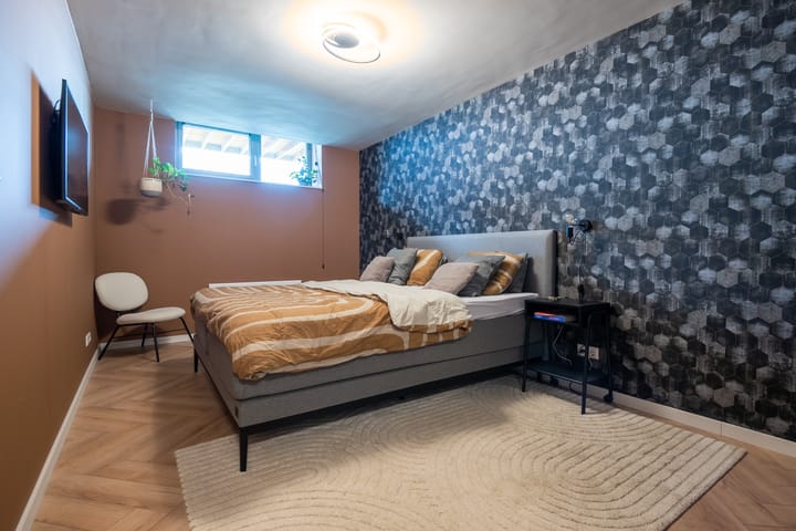 Photo 10 of Van Neercasselstraat 1-A