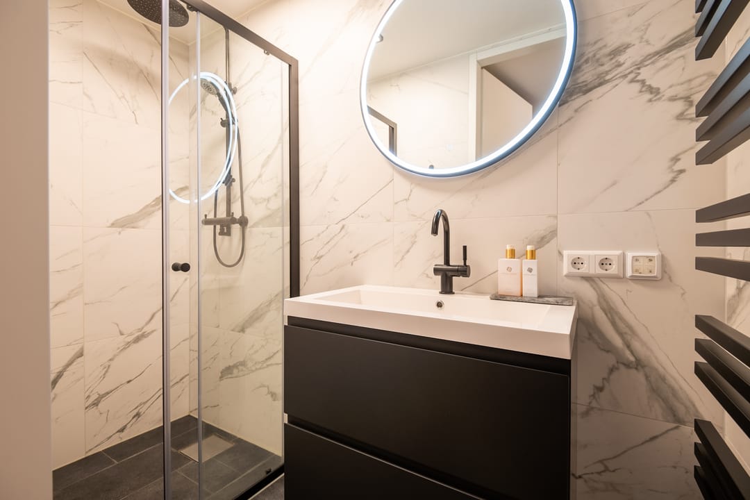 Photo 11 of Van Neercasselstraat 1-A