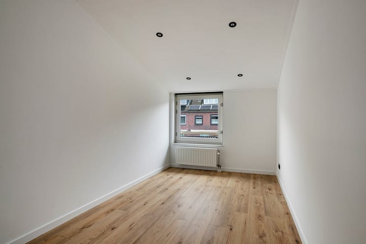 Foto 18 van Brancusistraat 61