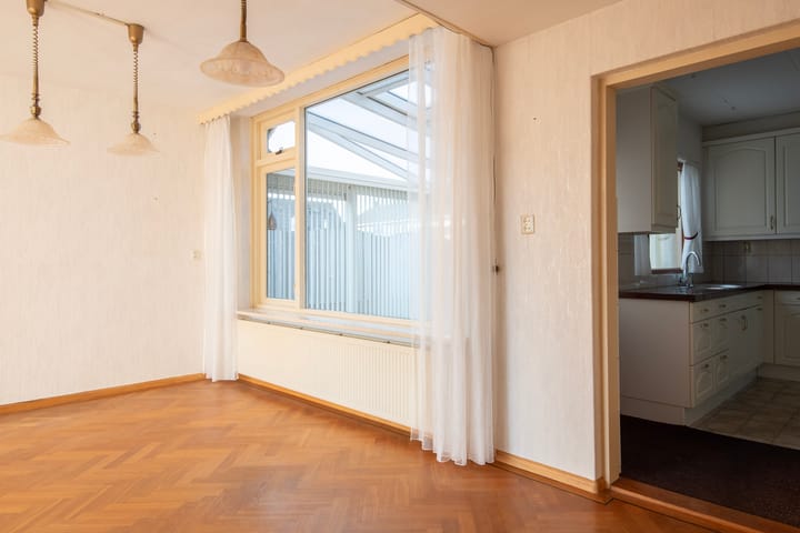 Photo 8 of Huygensstraat 6