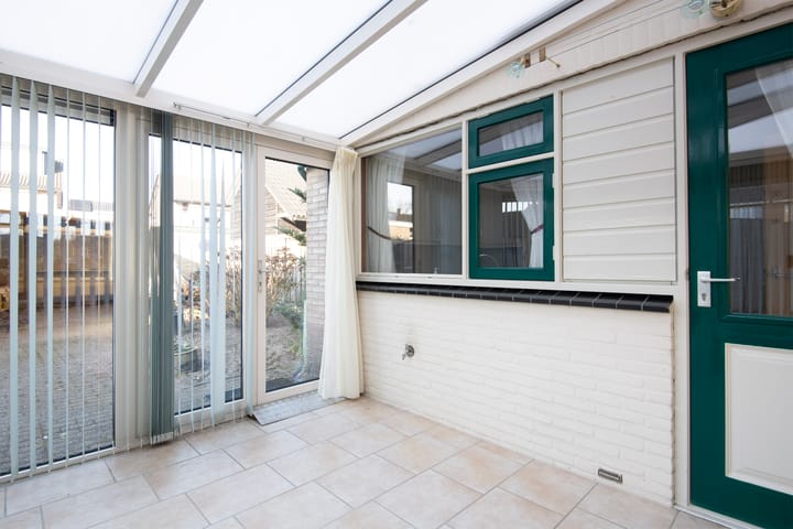 Photo 10 of Huygensstraat 6