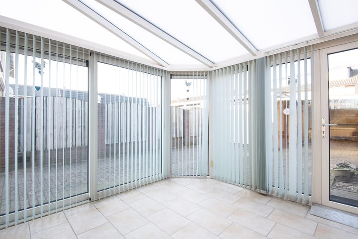 Photo 11 of Huygensstraat 6