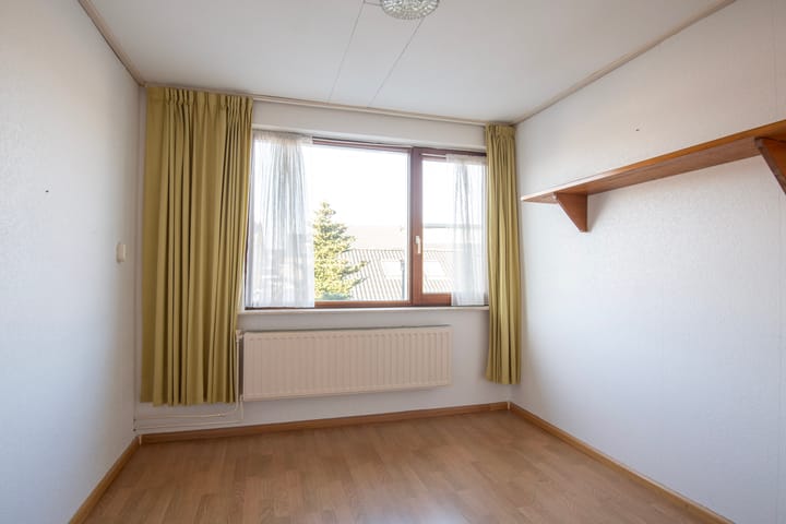 Photo 16 of Huygensstraat 6