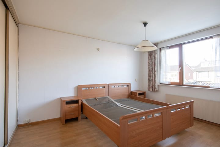 Photo 14 of Huygensstraat 6