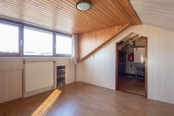 Photo 21 of Huygensstraat 6