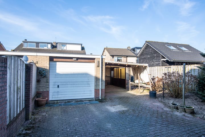 Photo 23 of Huygensstraat 6