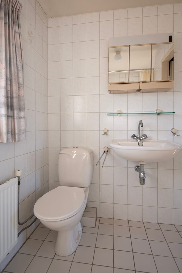 Photo 19 of Huygensstraat 6