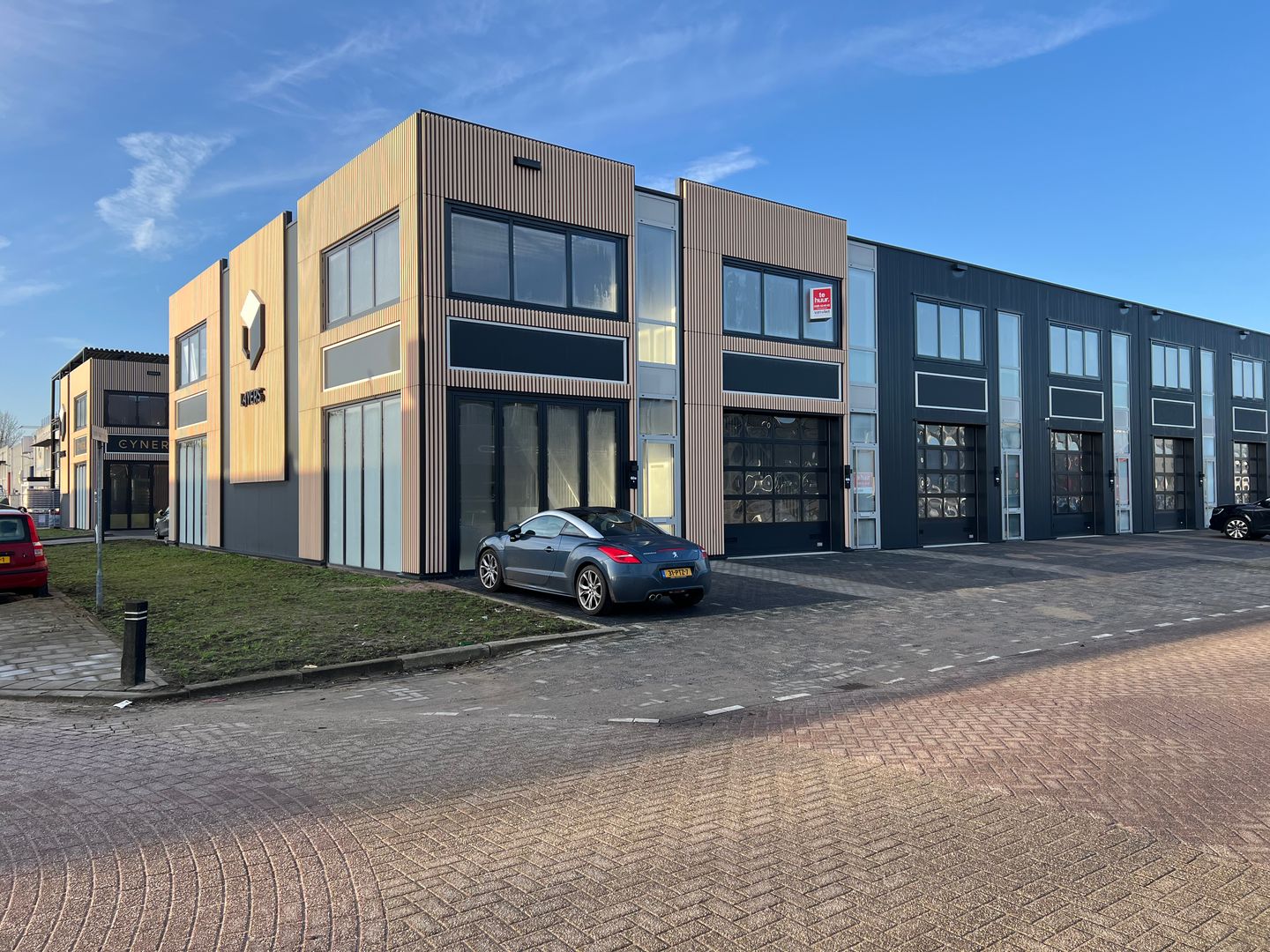 View photo 3 of Lelystraat 60-b