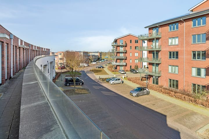 Foto 8 van Regenboogven 121