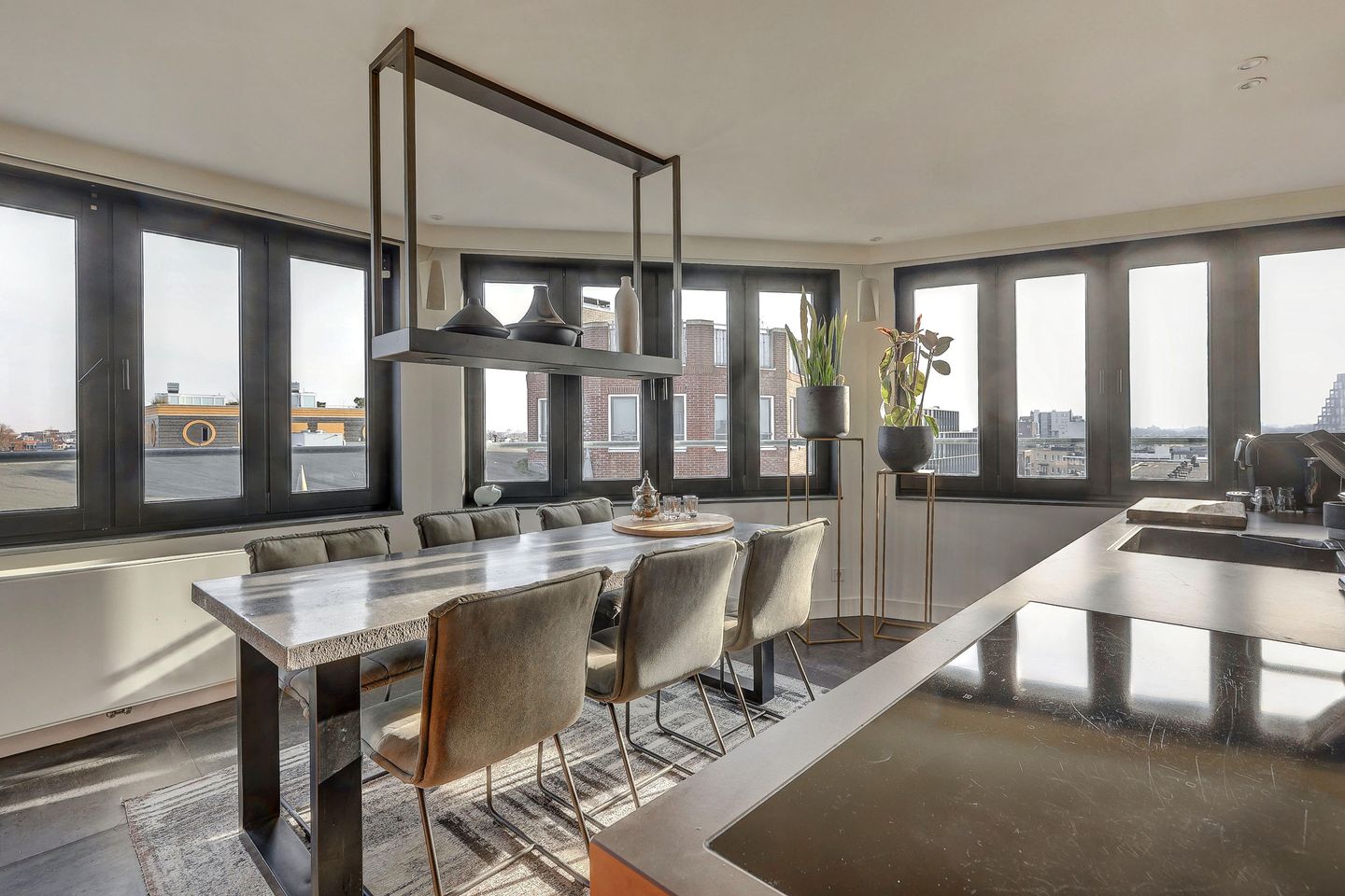 Photo 14 of Van Hallstraat 705