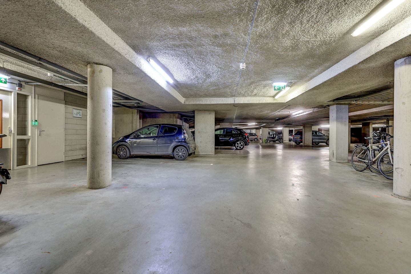 Photo 29 of Van Hallstraat 705