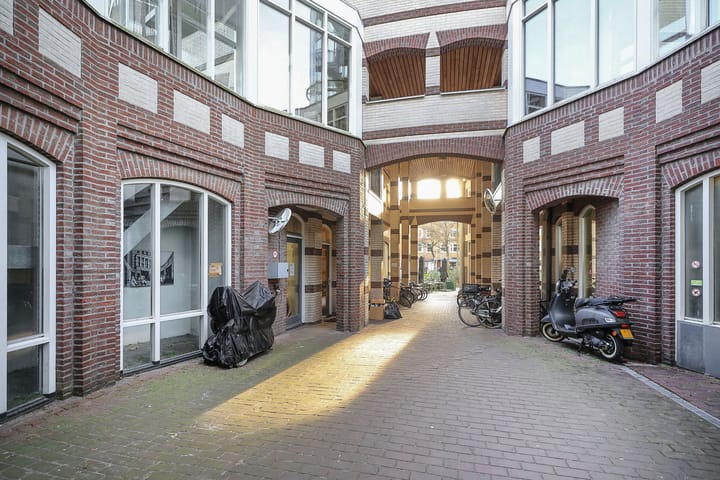 Foto 30 van Van Hallstraat 705