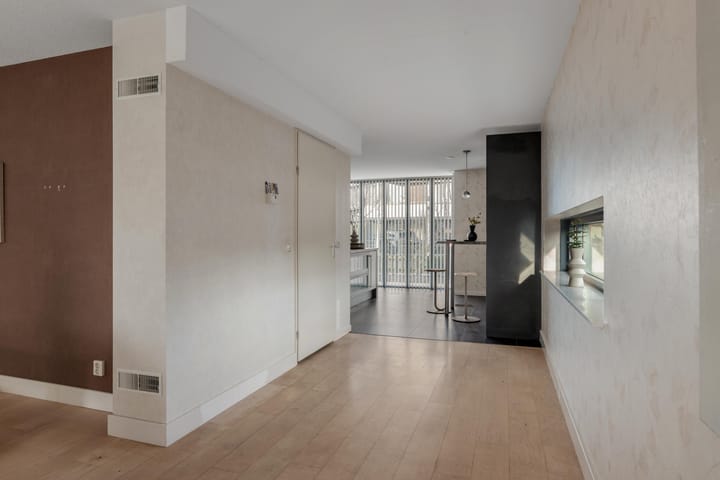 Foto 11 van Else van den Banlaan 9