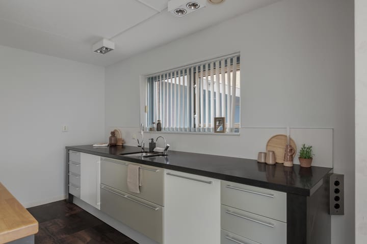 Foto 18 van Else van den Banlaan 9