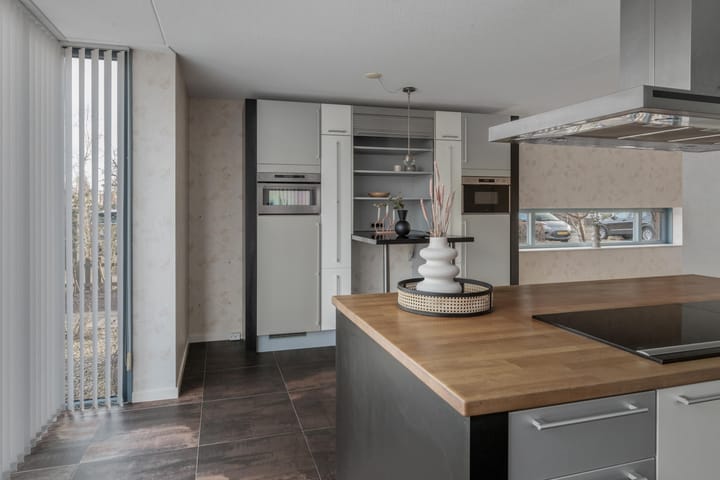 Foto 19 van Else van den Banlaan 9