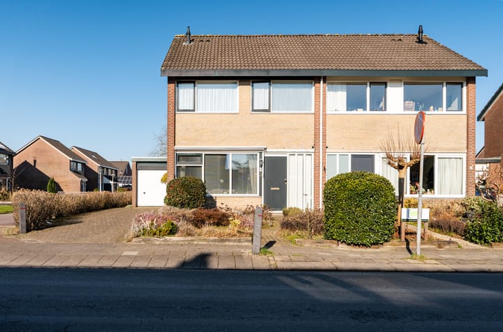 Photo 2 of Burgemeester Selhorststraat 5