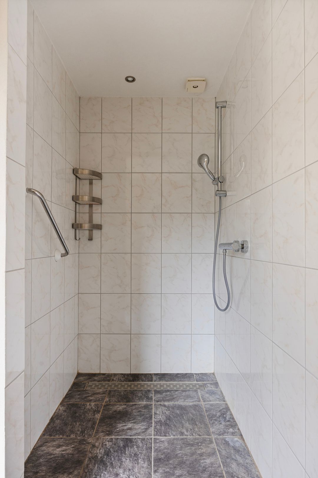 Photo 16 of Kanaalstraat 11